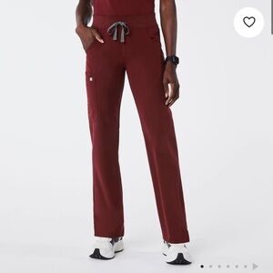 Figs Women's Kade Cargo Scrub Pants Size Medium/tall Burgundy Color NWT